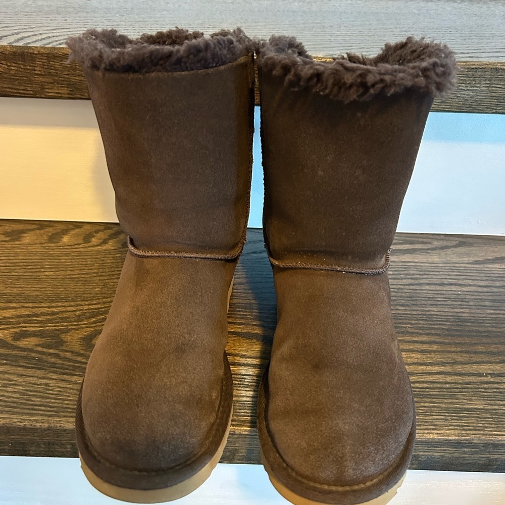 UGG Women’s Boots - Picture 2 of 5